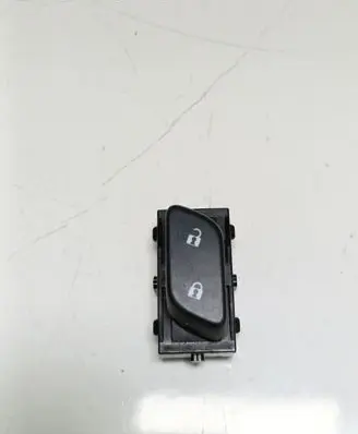 Opel Insignia A Central locking switch button 22899704