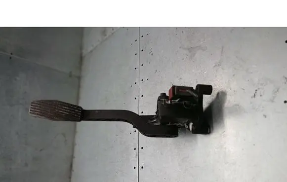 Opel Corsa C Accelerator pedal position sensor 9129423
