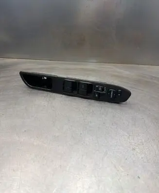 Subaru Legacy Electric window control switch