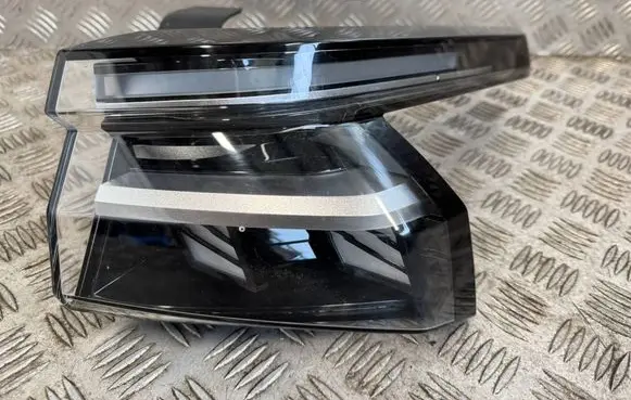 Nissan Qashqai J12 Rear/tail lights 26550HN25A
