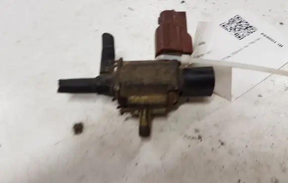 Nissan X-Trail T30 Turbo solenoid valve K5T46573