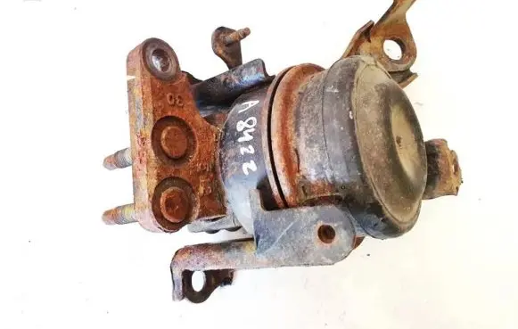 Toyota Corolla Verso E121 Engine mount bracket