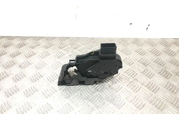 Volvo V50 Front door lock 30699451 2244M 9240005