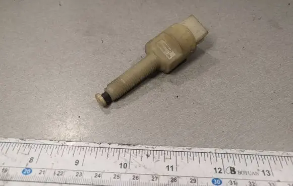 Volkswagen PASSAT B5.5 Brake pedal sensor switch 4A0945515A