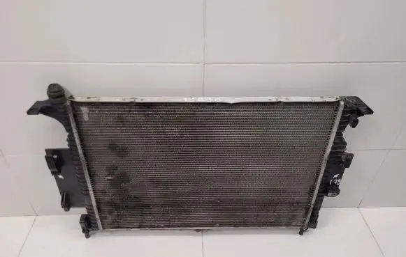 Ford Kuga II Coolant radiator EJ73-8005