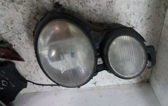 Mercedes-Benz E W210 Headlight/headlamp 14434600