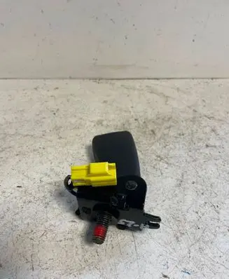 Volvo S80 Rear seatbelt buckle 8686419