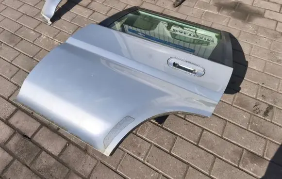 Honda HR-V Rear door