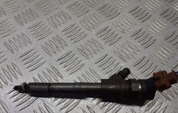 Toyota Auris 150 Fuel injector 23670-33040