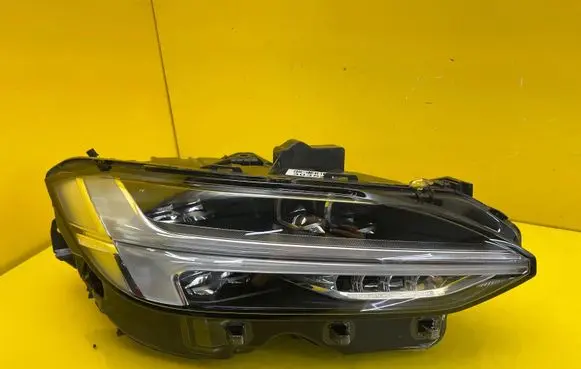 Volvo S90, V90 Headlight/headlamp 31386165