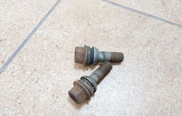 Porsche Cayenne (9PA) Nuts/bolts 
