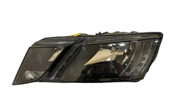 Skoda Octavia Mk3 (5E) Headlight/headlamp 5E1941015C 030110420100 LE15A6368