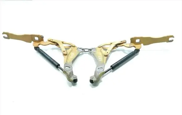 Engine bonnet/hood hinges