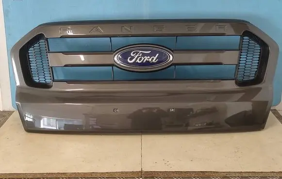 Front bumper upper radiator grill