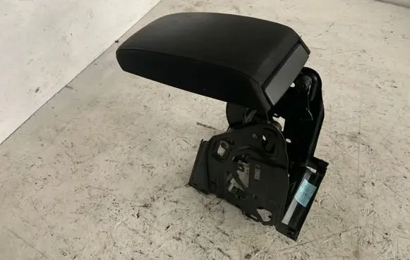Skoda Octavia Mk2 (1Z) Armrest
