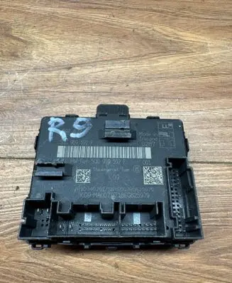 Volkswagen Tiguan Door control unit/module 5Q0959592E 5Q0959592F