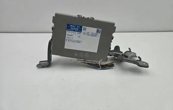 Toyota Auris 150 Keyless (KESSY) go control unit/module 8999002150 2842ATMLF3 MB2325004820
