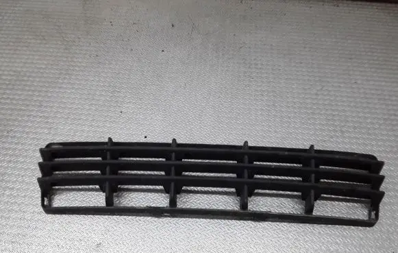 Volvo V50 Front bumper lower grill