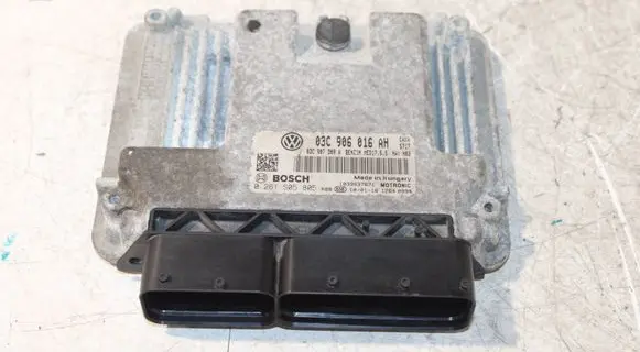 Volkswagen Golf VI Engine control unit/module 03C906016AH