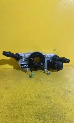Renault Scenic III - Grand scenic III Tailgate/trunk/boot open switch RZ5R7P1K12