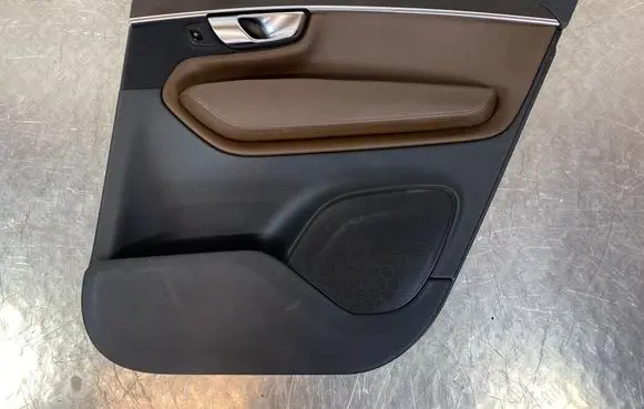 Volvo XC90 Rear door card panel trim 31393116