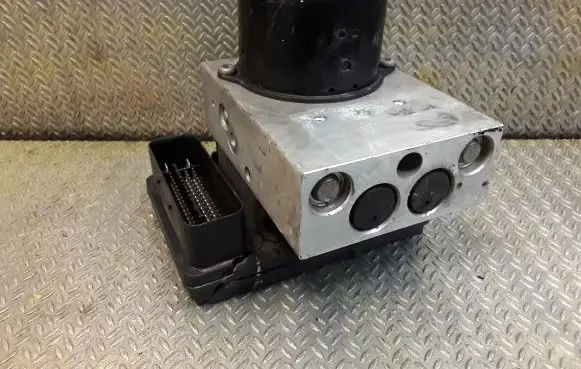 Mercedes-Benz CLK A209 C209 ABS Pump 0054310712 2095452932