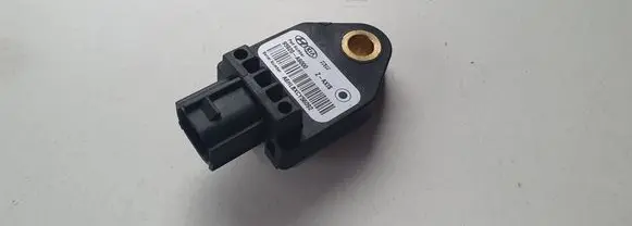 Hyundai i30 Airbag deployment crash/impact sensor