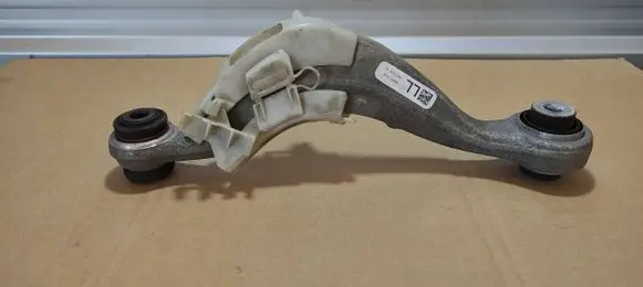 BMW 5 G30 G31 G38 Rear upper control arm/wishbone 6870535