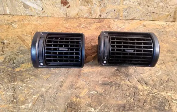 Audi A4 S4 B5 8D Dash center air vent grill 8D1820902