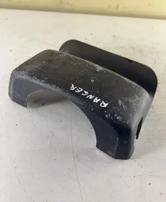 Ford Ranger Steering wheel column trim UR5660221