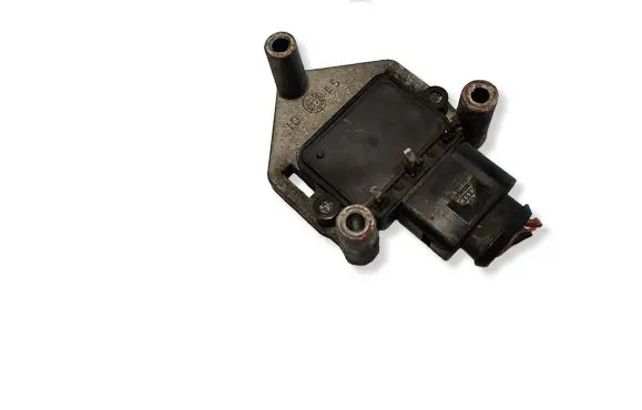 Volkswagen Golf IV High voltage ignition coil 032905106B