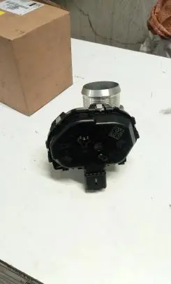 Opel Combo E Throttle valve 9830301180