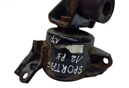 KIA Sportage Engine mount bracket