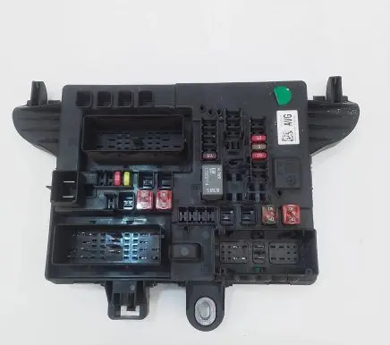 Opel Insignia A Fuse module 22737765 17100625311