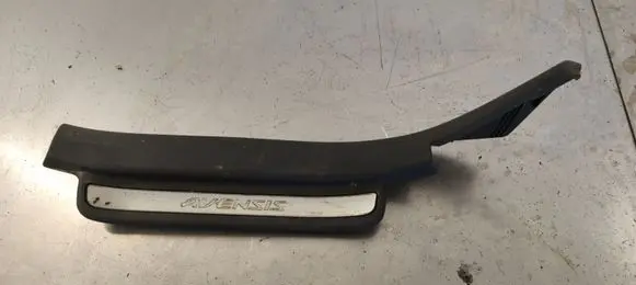 Toyota Avensis T250 Rear sill trim cover 6791805050
