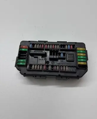 BMW 1 F20 F21 Fuse module 10688710