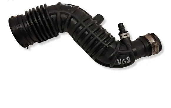 Nissan Qashqai Turbo air intake inlet pipe/hose 
