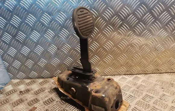 Smart ForTwo I Brake pedal 0005242V011