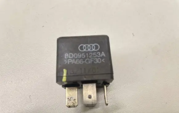 Audi A6 S6 C5 4B Other relay 8D0951253A