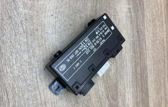 BMW 5 E39 Door control unit/module 6904249 5DK007358