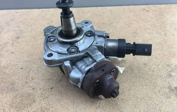 Fuel injection high pressure pump
