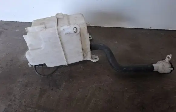 Lexus RX 450H Windshield washer fluid reservoir/tank 060851305