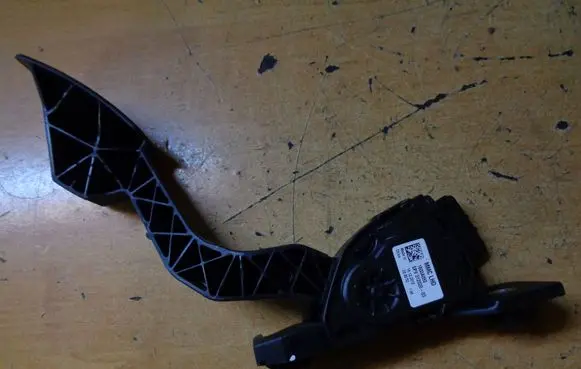 Mitsubishi Space Star Accelerator throttle pedal 1600A093 31202803