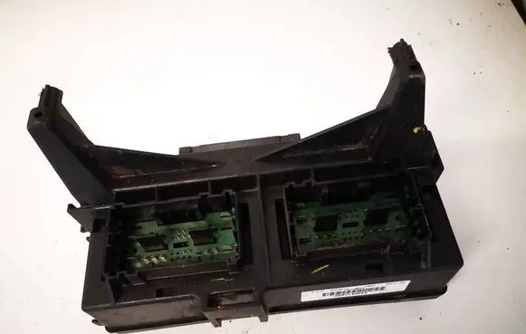 Jeep Grand Cherokee (WK) Fuse box set 04692114AC