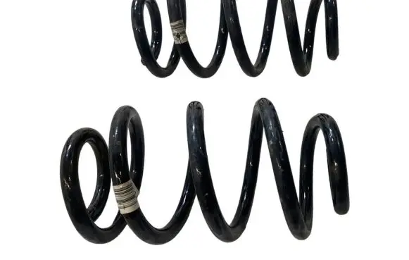 BMW 1 F40 Rear coil spring 6866770