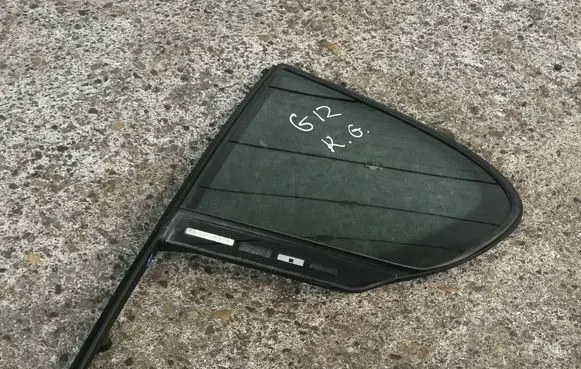 BMW 7 G11 G12 Rear vent window glass 