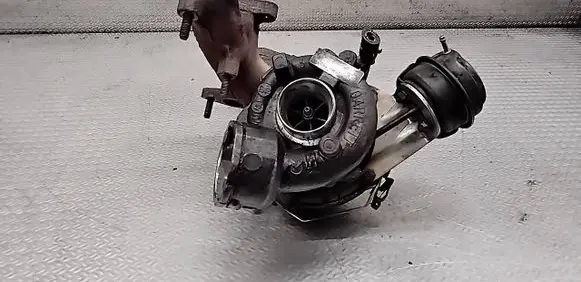 Volkswagen PASSAT B6 Turbo 03G253014N