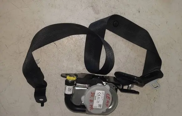 Nissan Leaf II (ZE1) Front seatbelt 638265001G 080X090RH 00050820