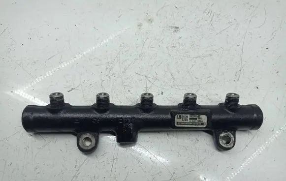 Volvo V50 Fuel main line pipe 9681649580