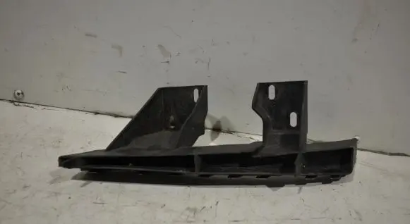 Audi Q7 4L Front bumper mounting bracket 4L0807334